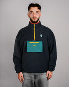 Défier Integral3 Fleece Pullover with Chest Pocket and Rooster Patch in the color anthracite