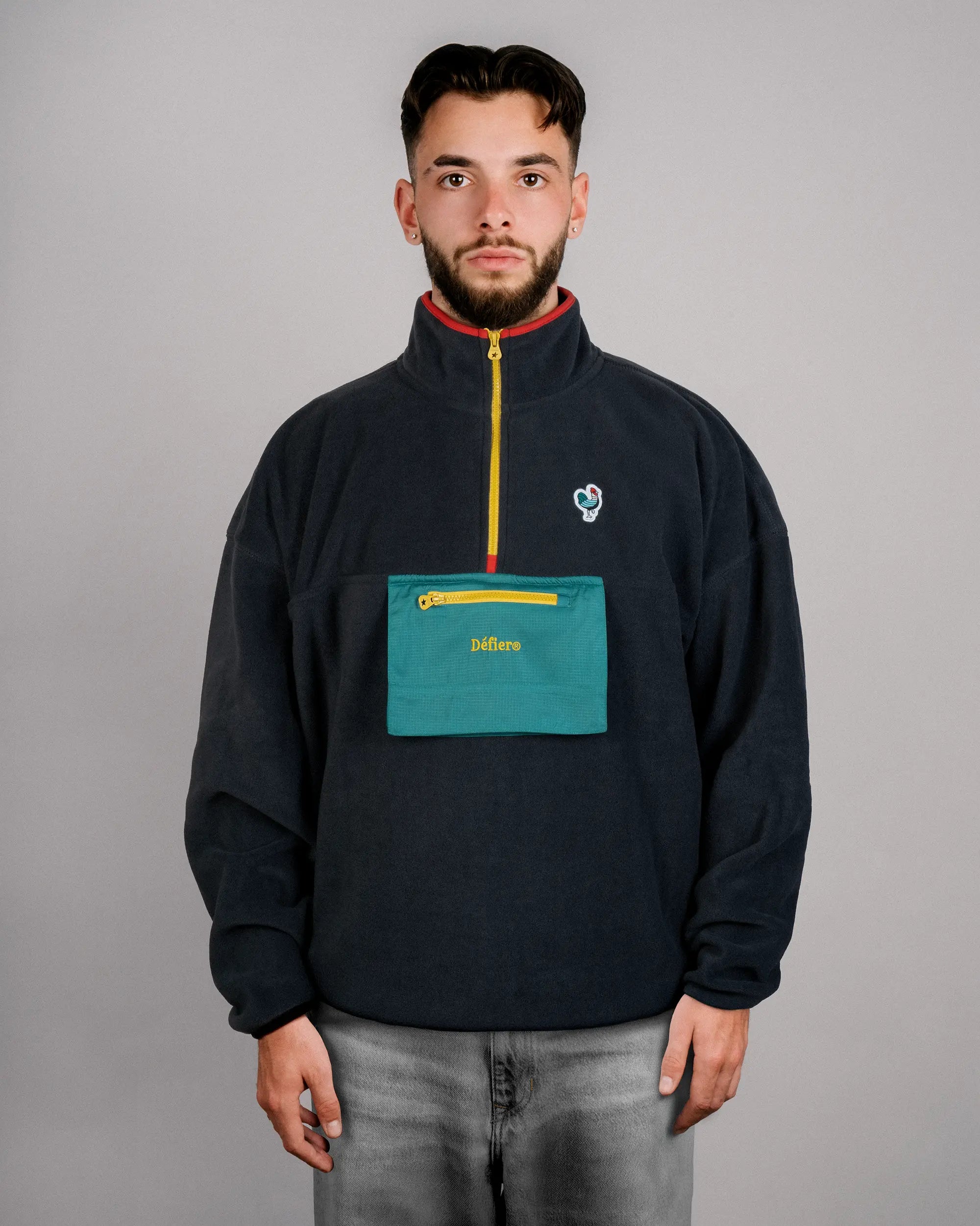 Défier Integral3 Fleece Pullover with Chest Pocket and Rooster Patch in the color anthracite