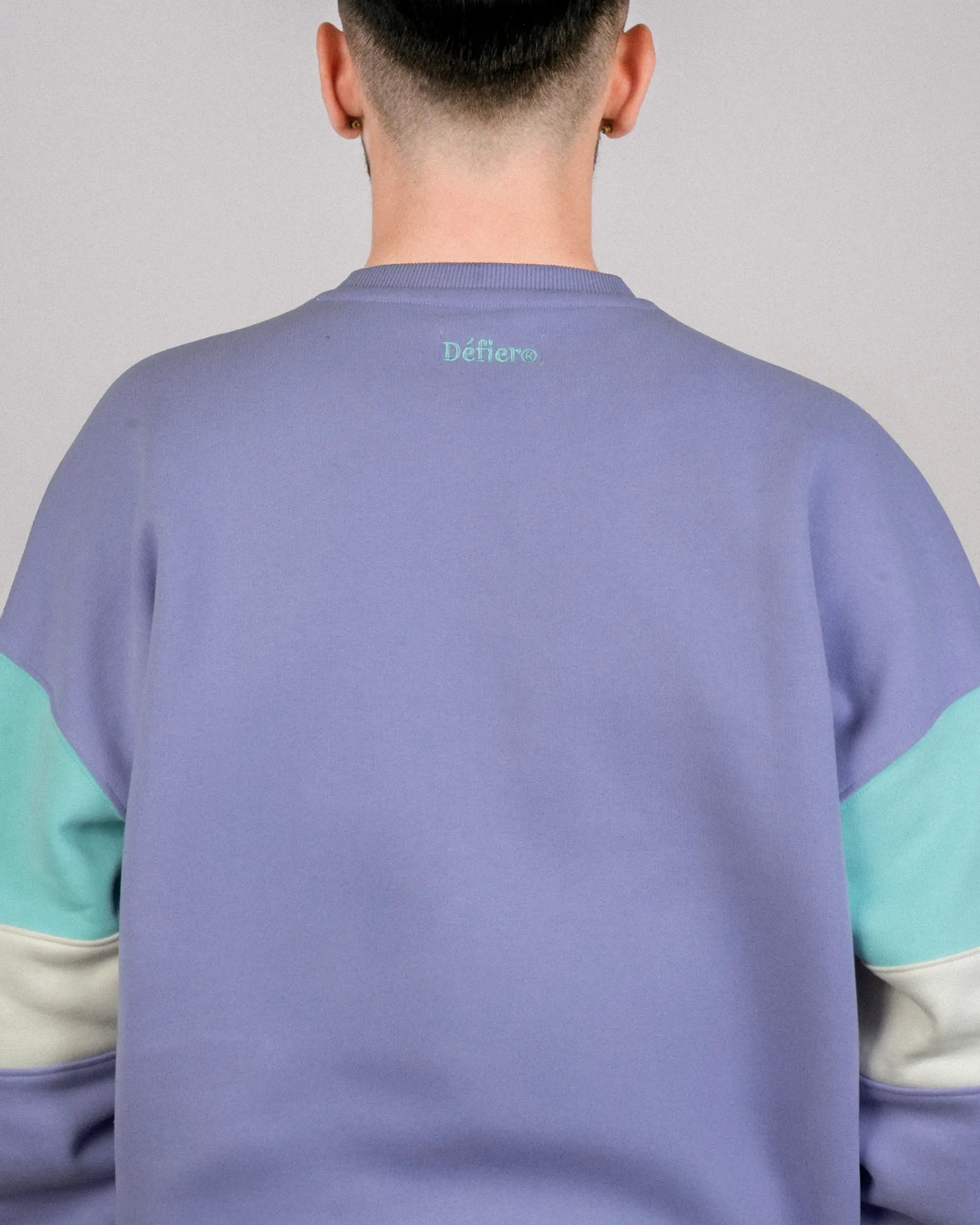 Défier Heritage Crew Neck Sweatshirt with Rooster Patch and Mesh Pocket in purple