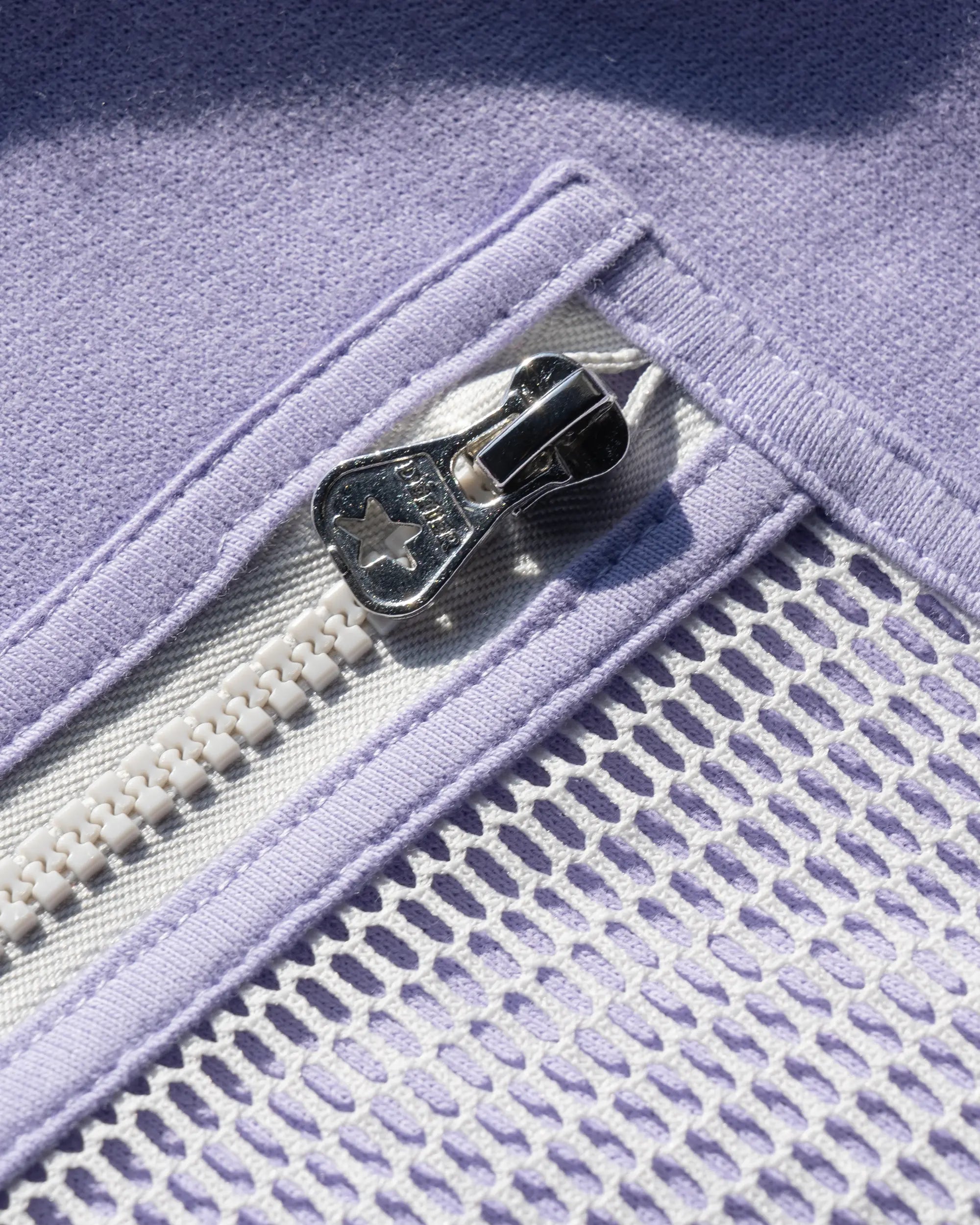 Défier Heritage Crew Neck Sweatshirt with Rooster Patch and Mesh Pocket in purple