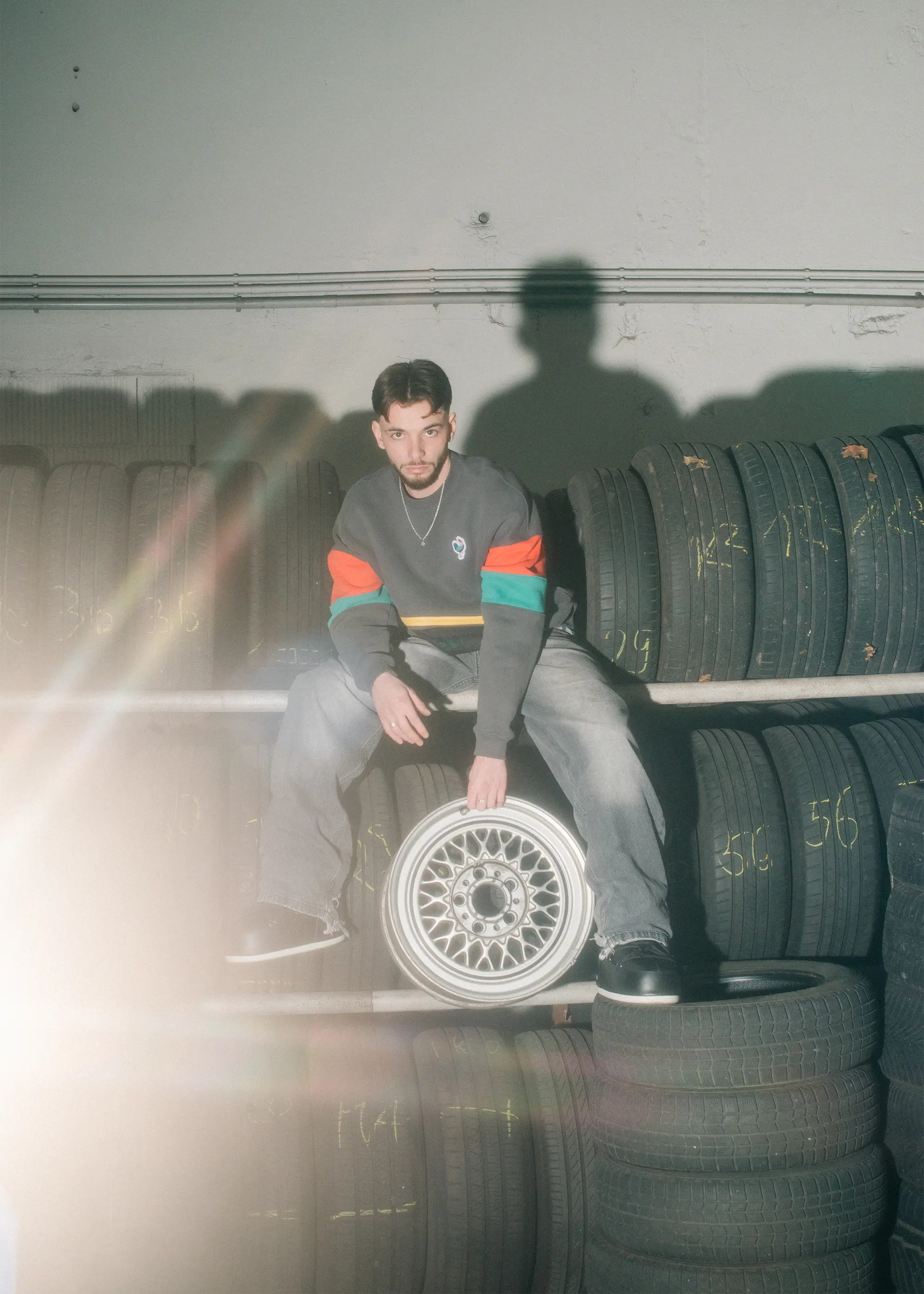 Défier Clothing Lookbook Fashion Photo of Heritage Sweatshirt by Jonas Berndt