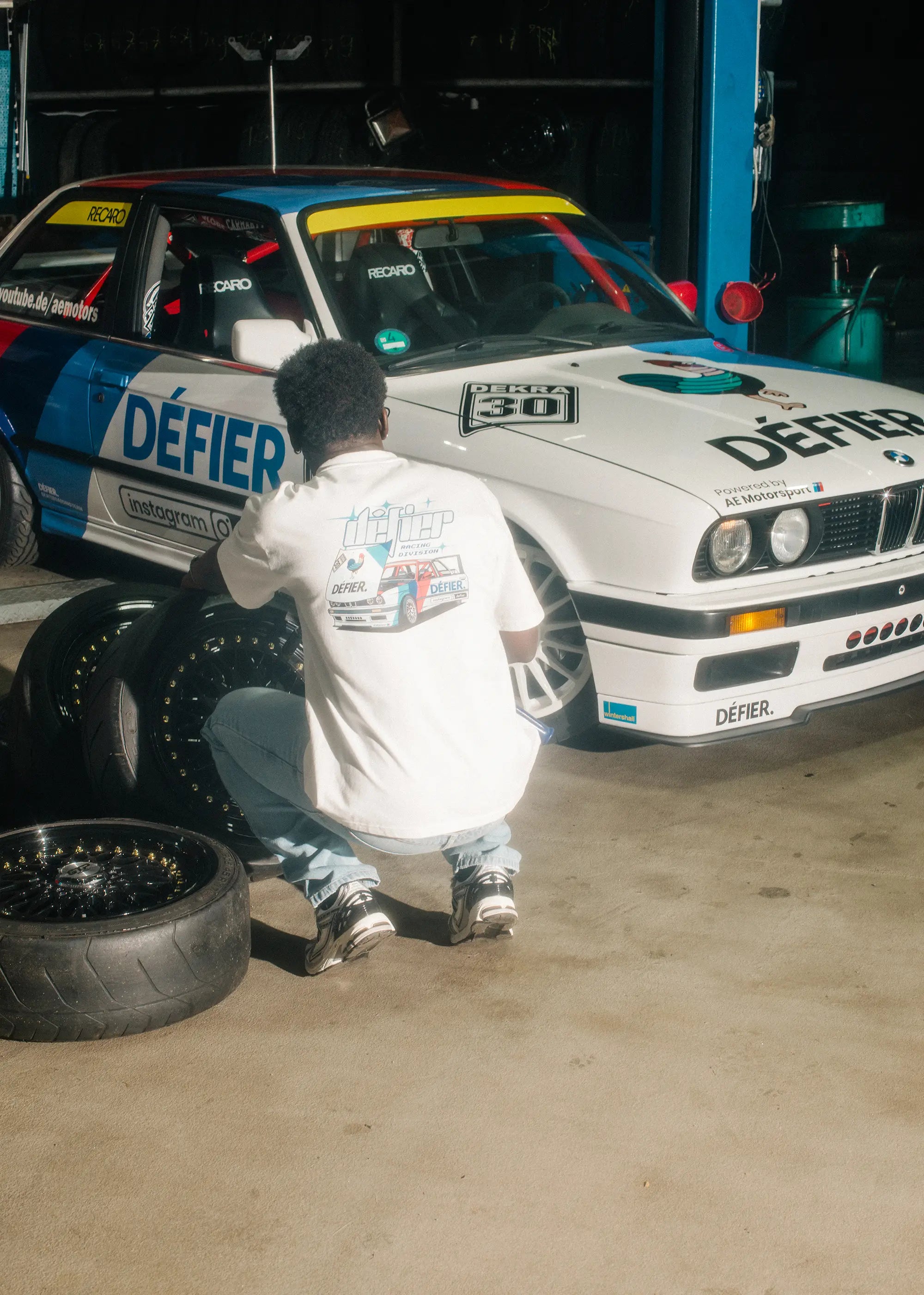 Défier Clothing Lookbook Fashion Photo of Motorsport T-Shirt by Jonas Berndt