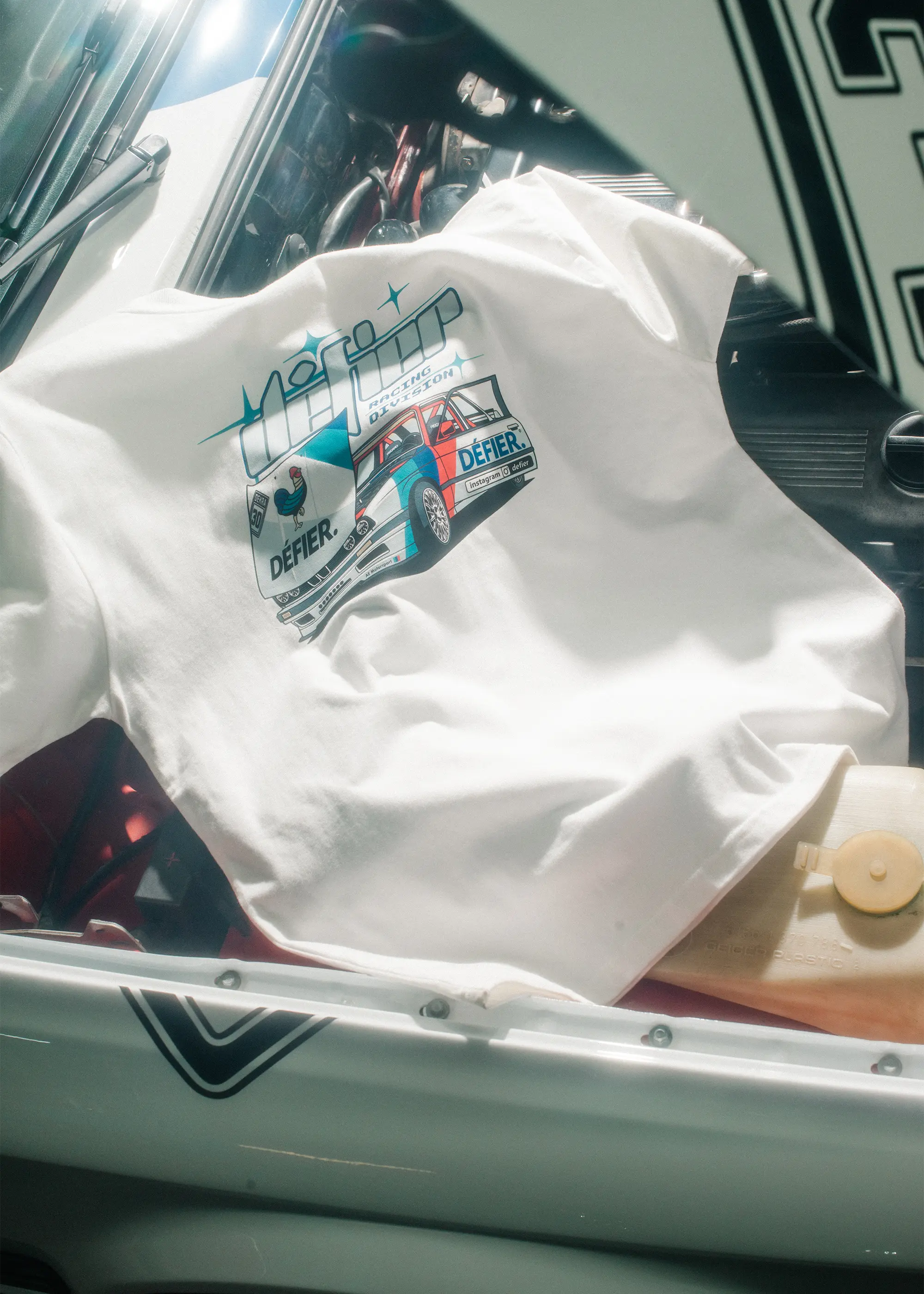 Défier Clothing Lookbook Fashion Photo of Motorsport T-Shirt by Jonas Berndt