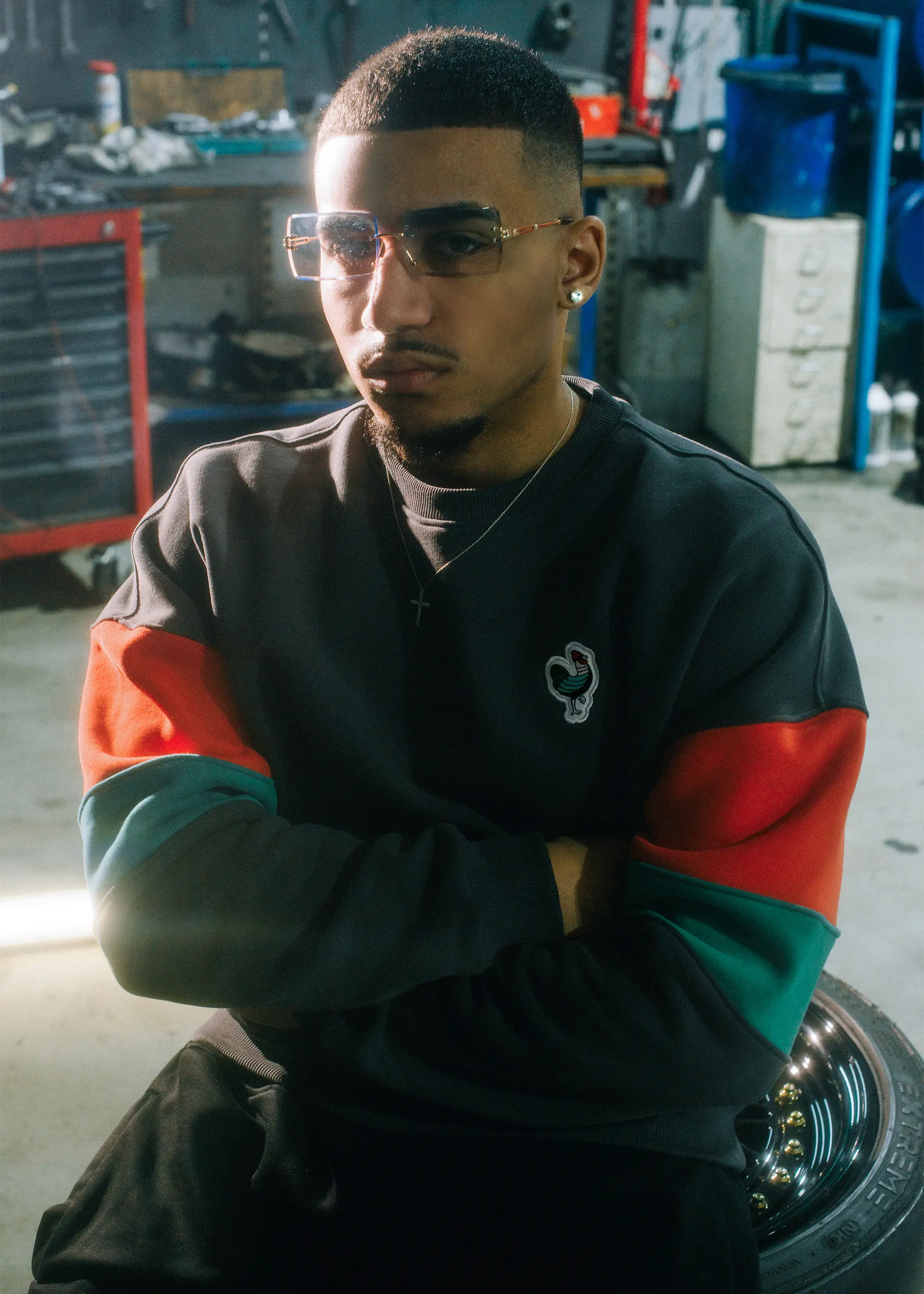 Défier Clothing Lookbook Fashion Photo of Heritage Sweatshirt by Jonas Berndt